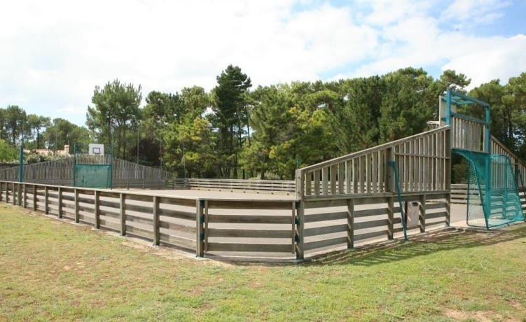 camping les brillas terrain multisports