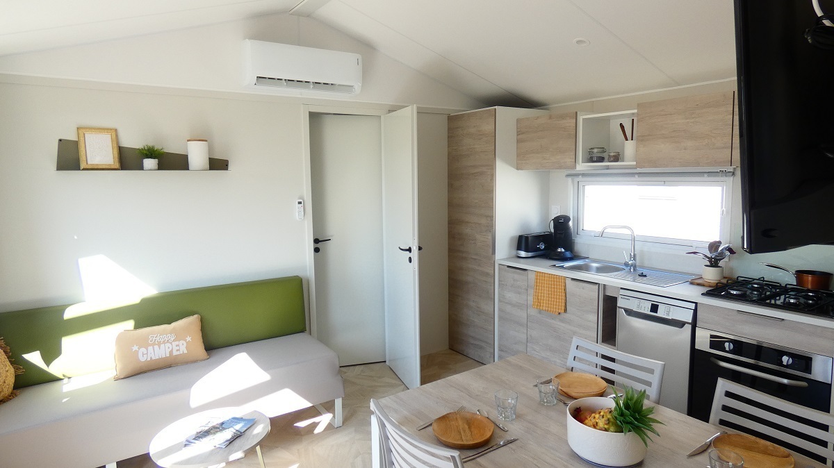 Escapade en Loire Atlantique |Hébergement duo premium avec jacuzzi | Camping Les Brillas